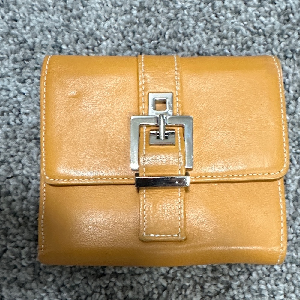 Vintage Perlina Elegant Tan Leather Women's Wallet